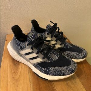 adidas Ultra Boost 22 - navy/white - men’s 8.5